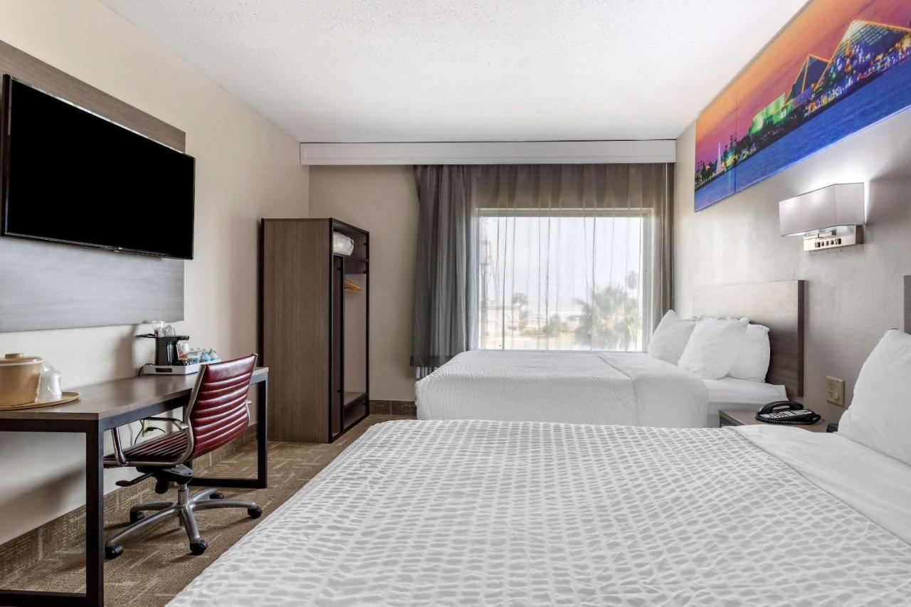 Clarion Pointe Galveston Seawall Εξωτερικό φωτογραφία